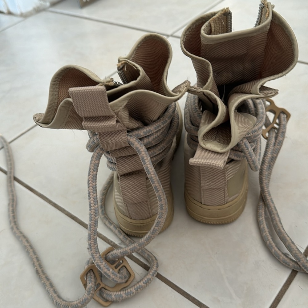Beige Nike air forces high top - Picture 3 of 4